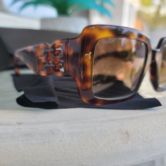 Bally Sunnies - Picture 6 of 12